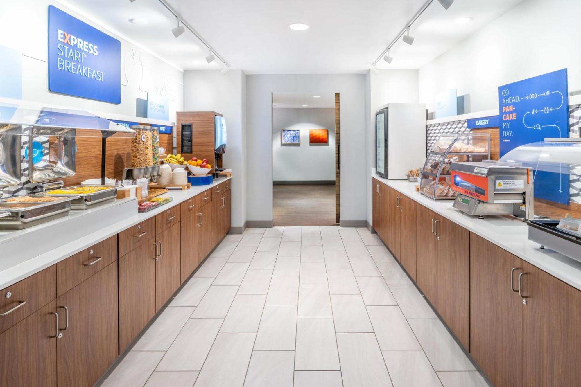 Holiday Inn Express - Colorado Springs - First & Main By Ihg Екстер'єр фото